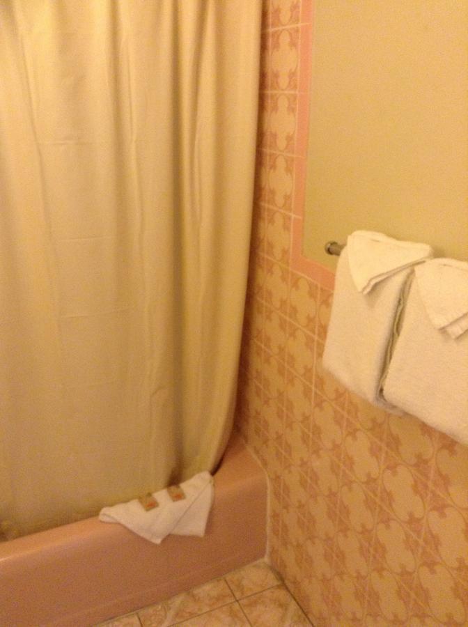 Montego Hotel มอนเทโกเบย์ ภายนอก รูปภาพ